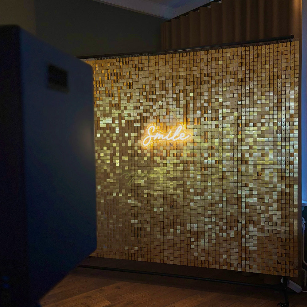Deluxe booth